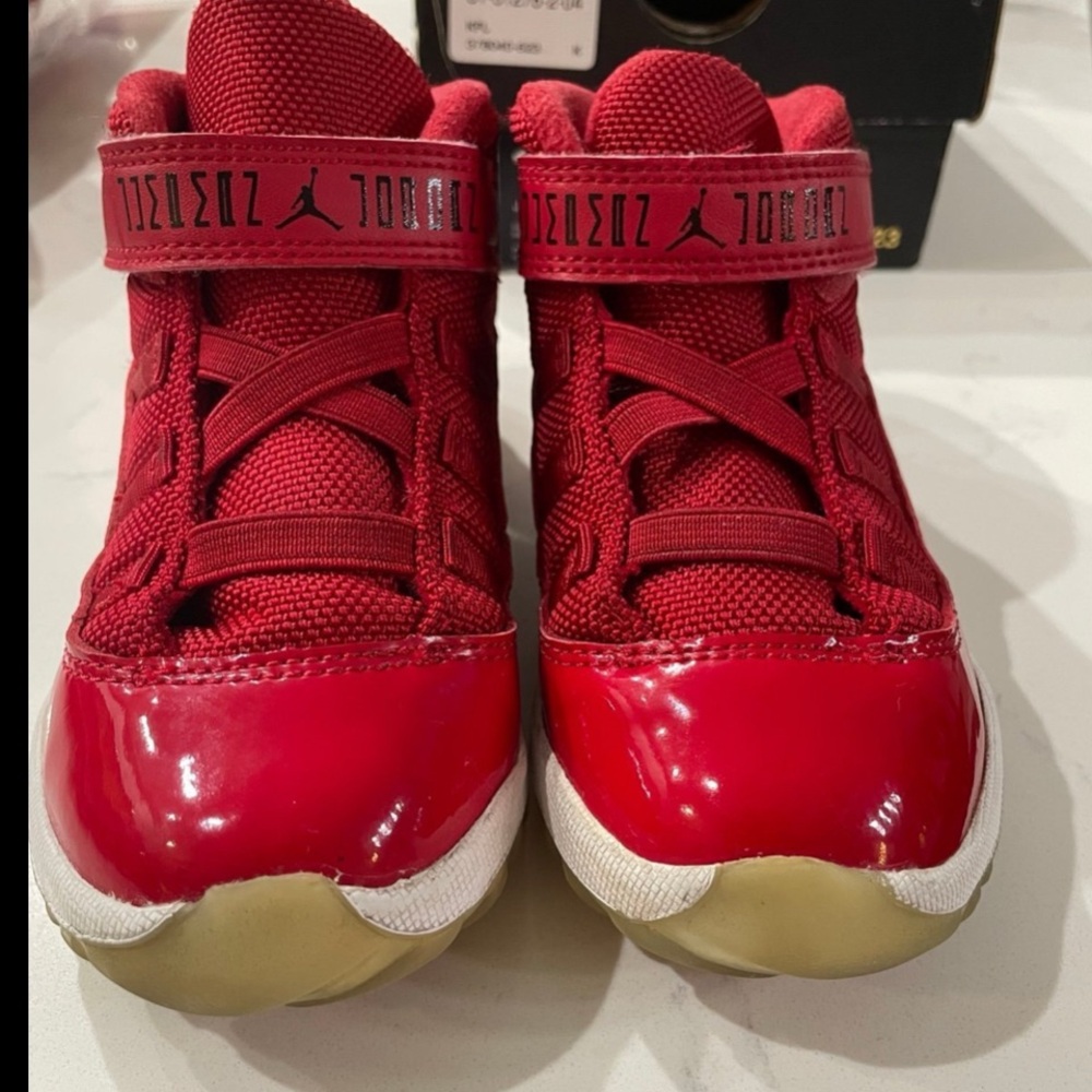 Jordan retro 11 size 10c